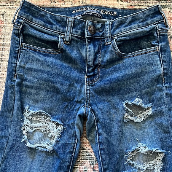 American Eagle Outfitter medium wash Jeans - Picture 3 of 8